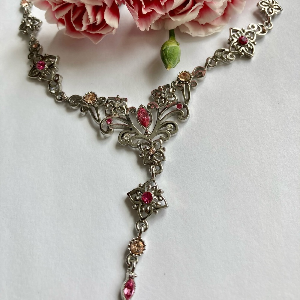 🌸 3 for $15 sale 🌸 Floral Rhinestone Necklace Y Shaped Necklace